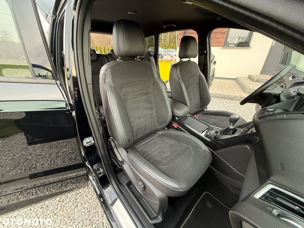 Ford Kuga 2.0 TDCi 4x2 ST-Line - 25