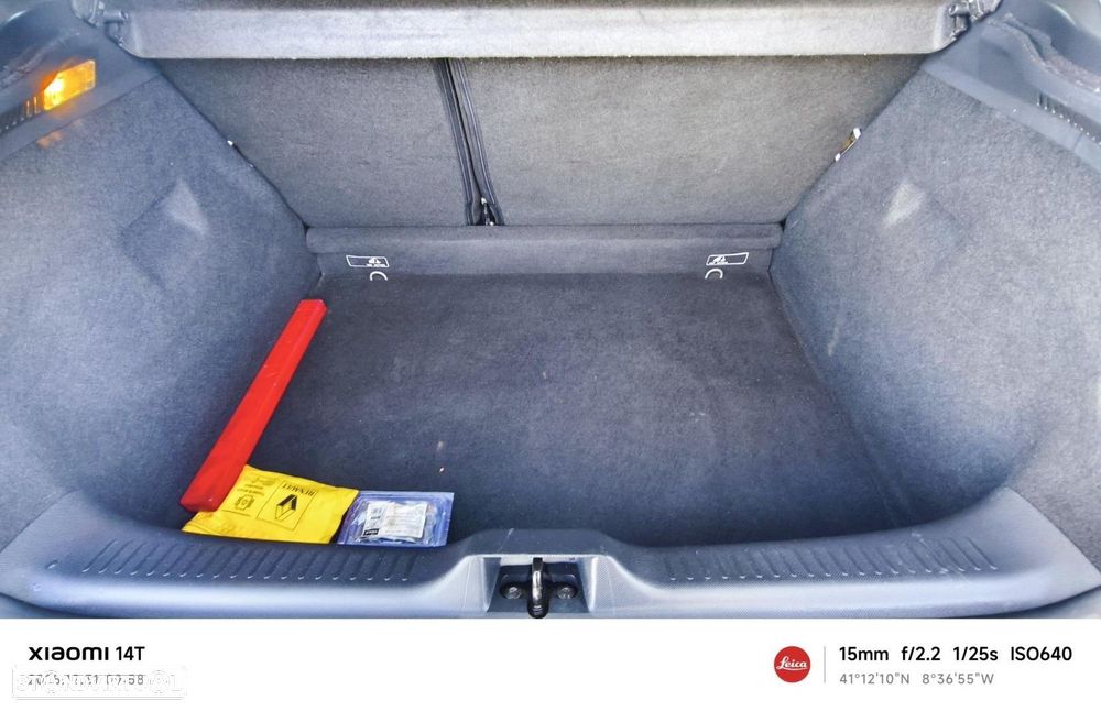 Renault Clio 1.2 16V 75 Collection - 24