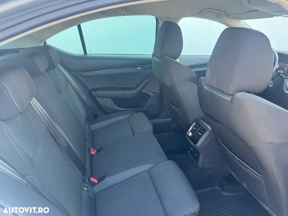 Skoda Octavia 2.0 TDI DSG Ambition - 5