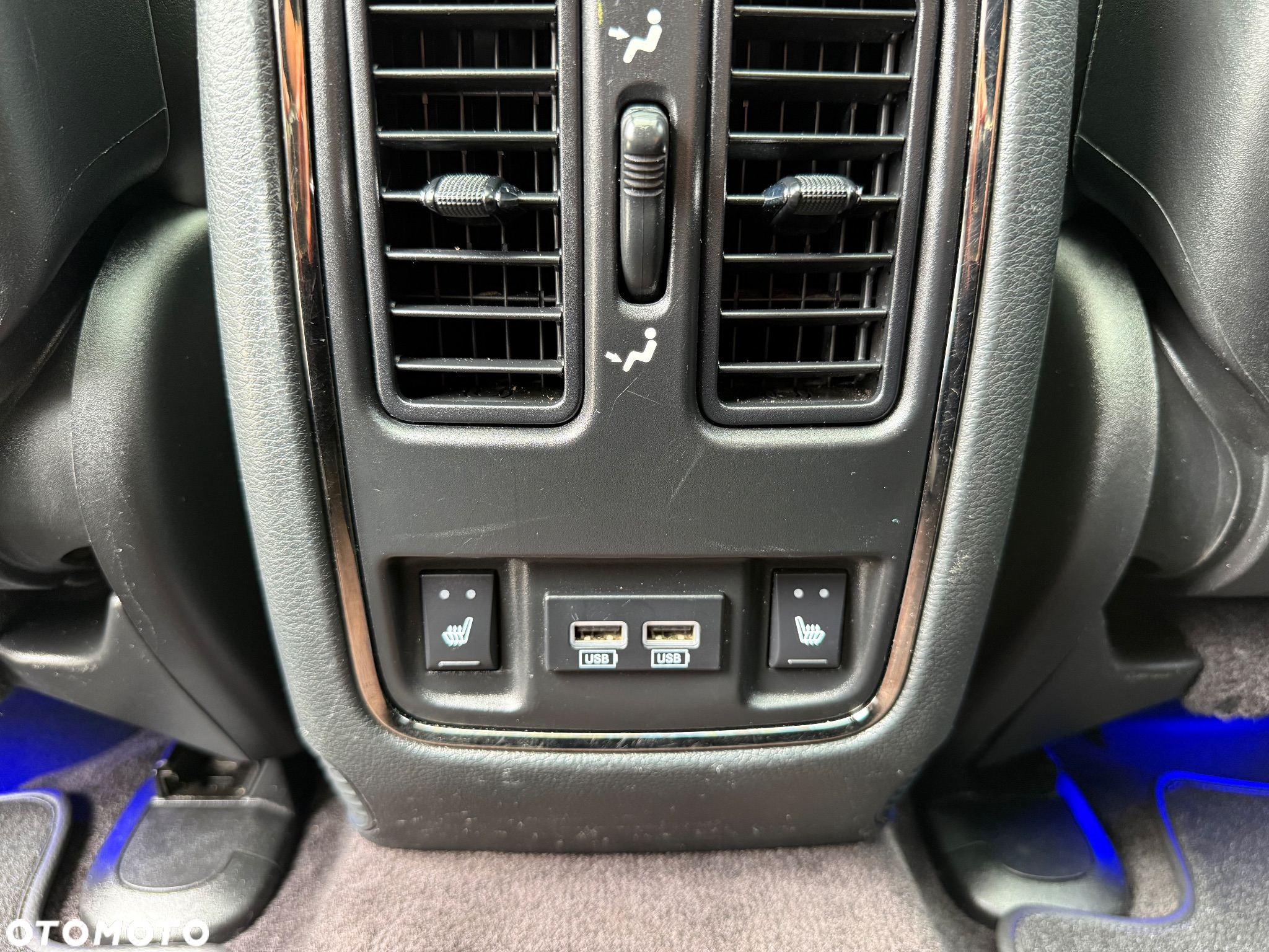 Jeep Grand Cherokee - 22