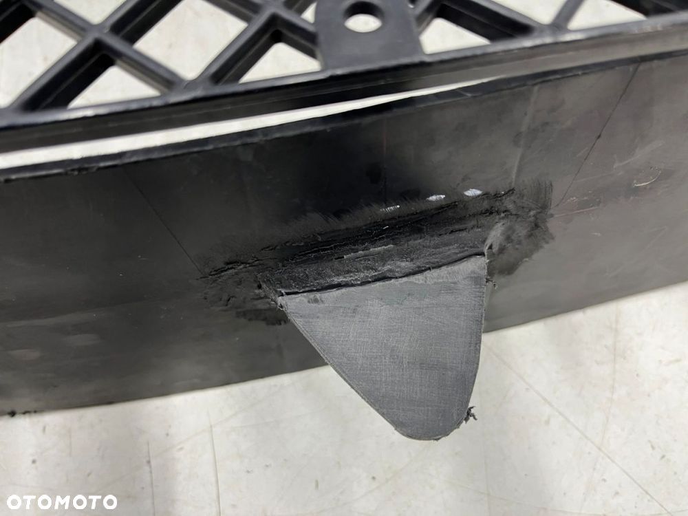 Osłona chłodnicy Maserati Ghibli 13-24r. kierownica powietrza pasa przedniego wlot atrapy kratka - 4