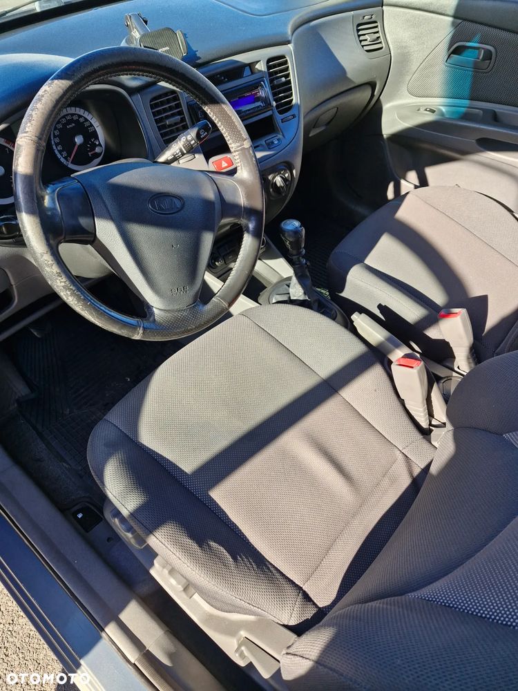 Kia Rio - 25