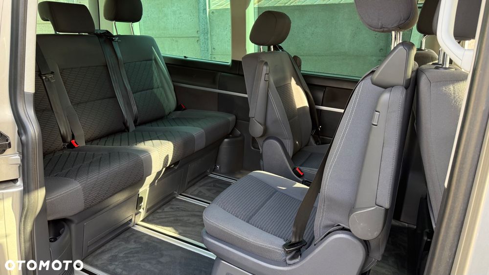 Volkswagen Multivan - 22