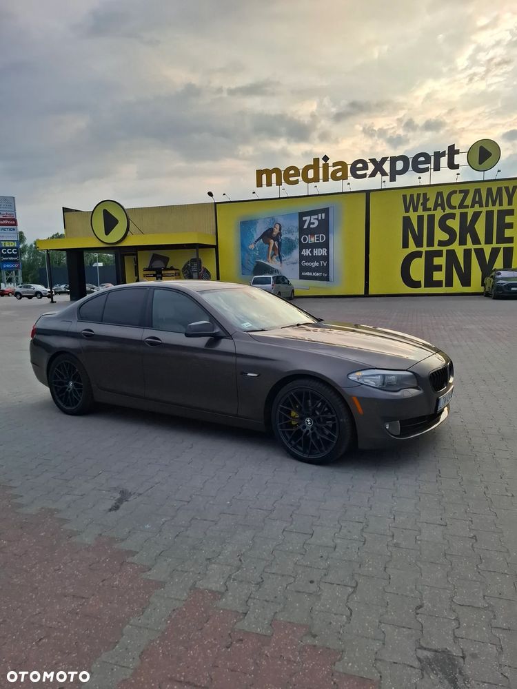 BMW Seria 5 528i - 5