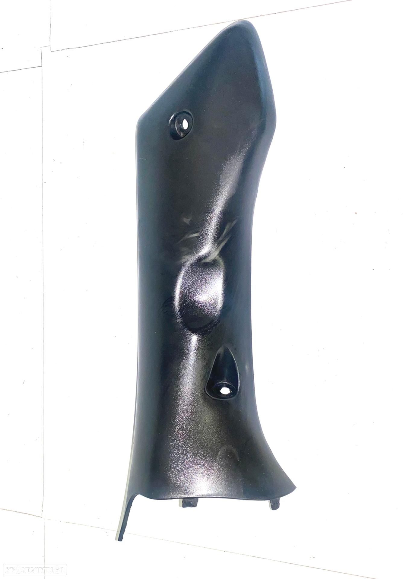 plastico yzf 600 thundercat peça usada - 1