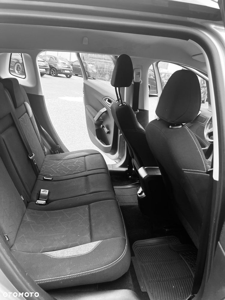 Peugeot 2008 1.2 Pure Tech Active - 13