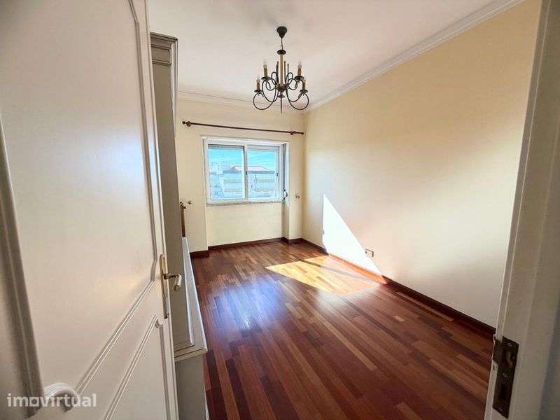 Apartamento T3 Lumiar - Garagem - METRO - Grande imagem: 2/12