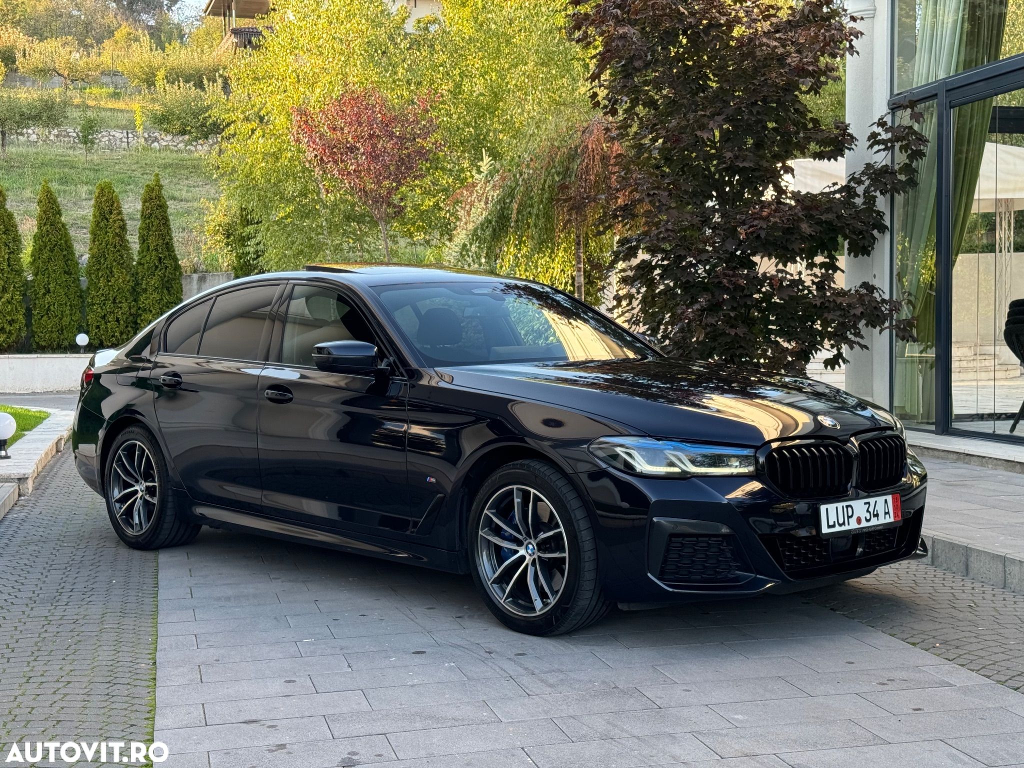 BMW Seria 5 530e Aut. - 1