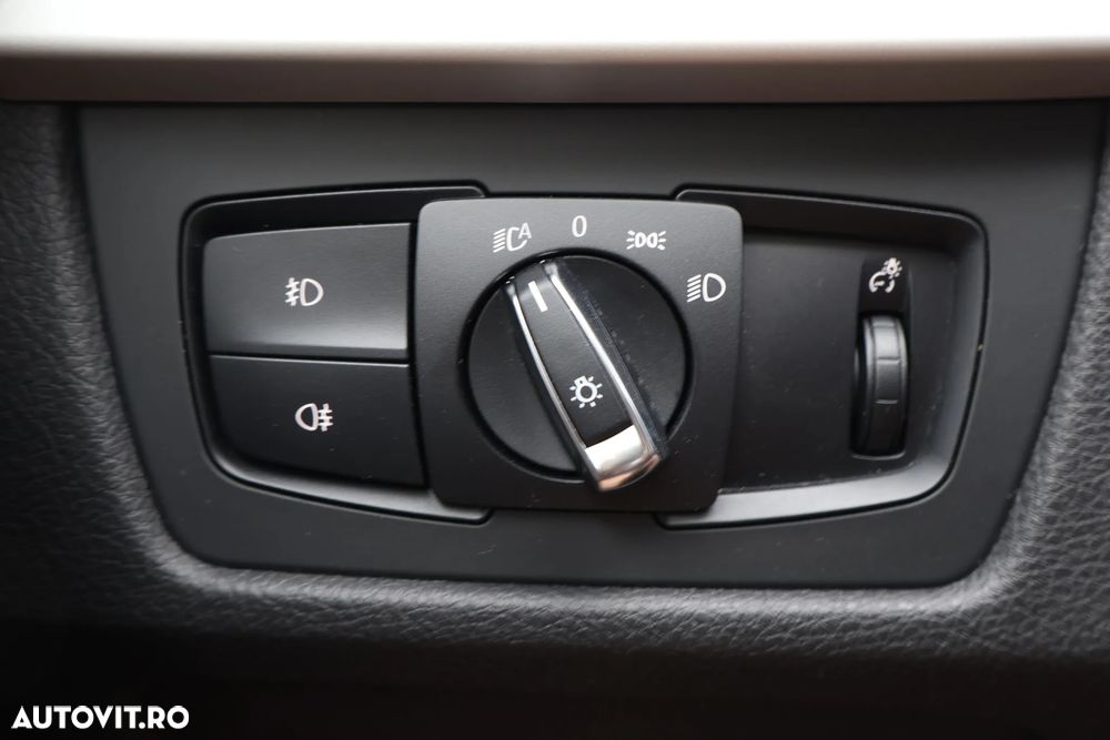 BMW Seria 3 320d Efficient Dynamic Edition Aut. - 34