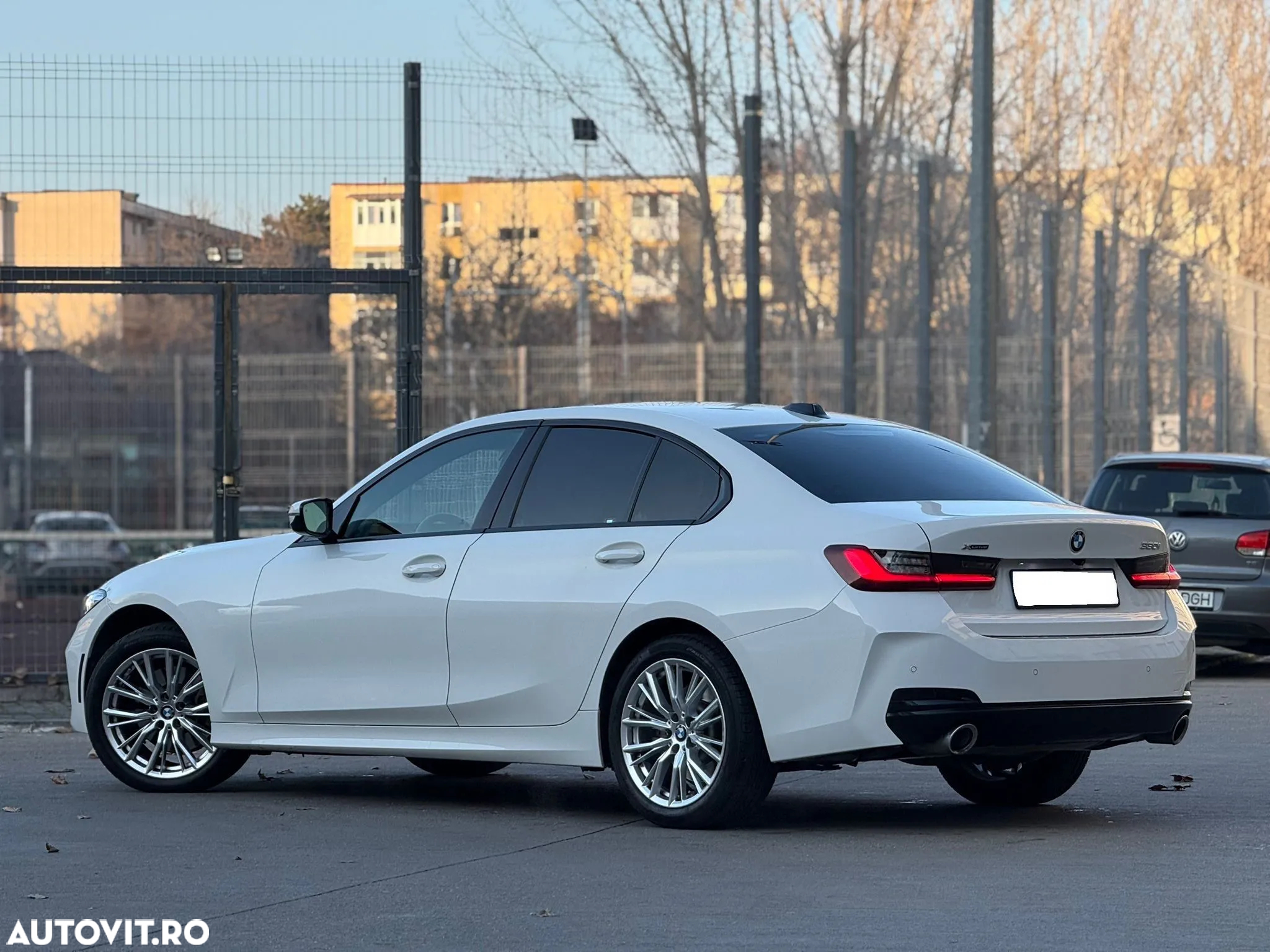 BMW Seria 3 330i xDrive AT - 11