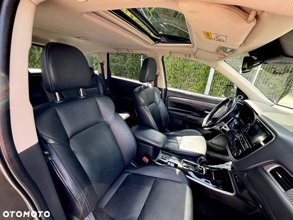 Mitsubishi Outlander 2.0 Intense + Navi 4WD CVT - 24