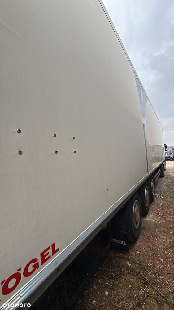 Kögel IGŁA !! 3X ROLETA  z Niemiec JAK NOWA / SAF PODNOSZONA OŚ / z Niemiec / TOP STAN 2015/  KOFFER KONTENER IZOTERMA ISO ISOKOFER ISOTERM GRUBY GRUBA AMAZON - 2