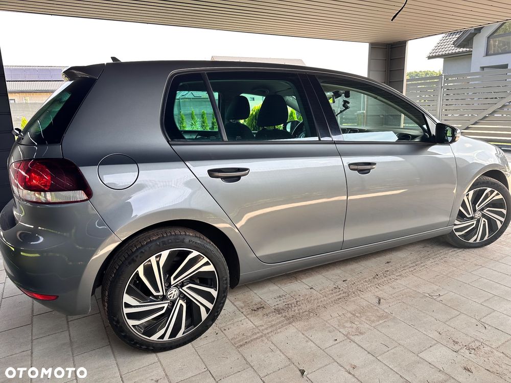 Volkswagen Golf 2.0 TDI Highline - 12
