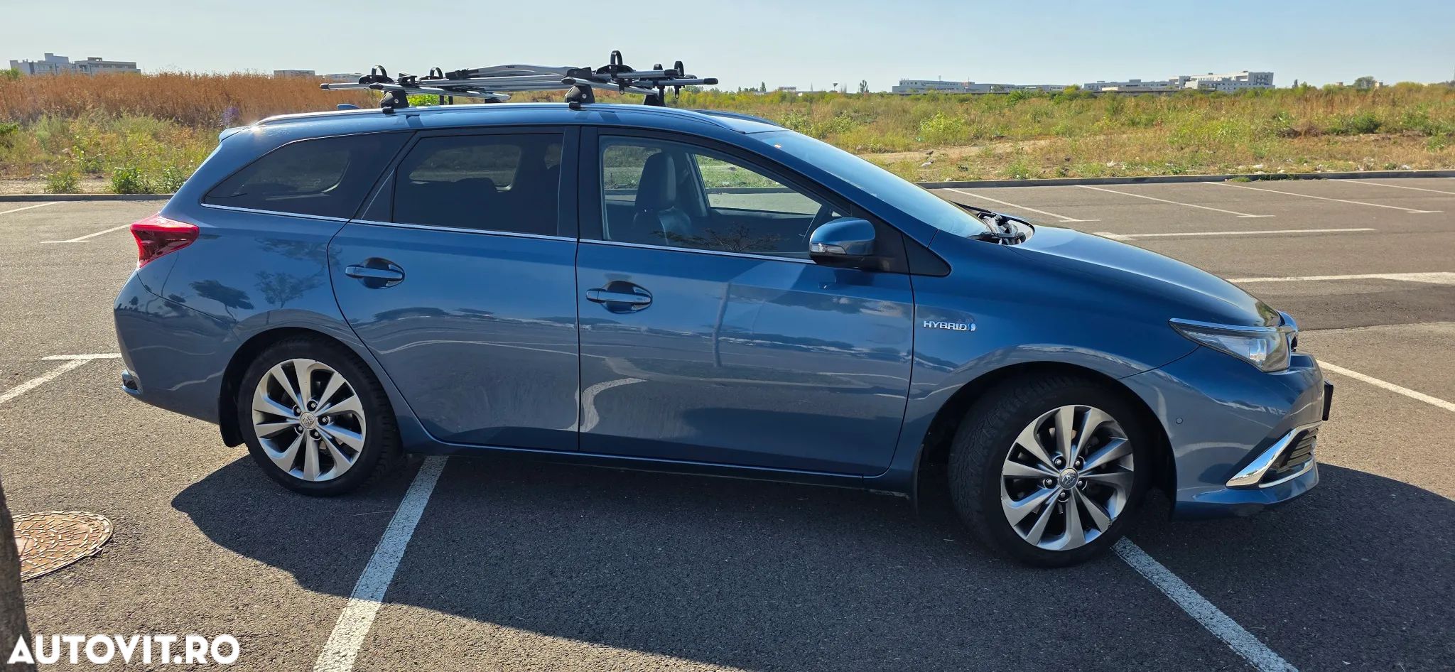 Toyota Auris 1.8 L VVT-i Hybrid Sol - 1