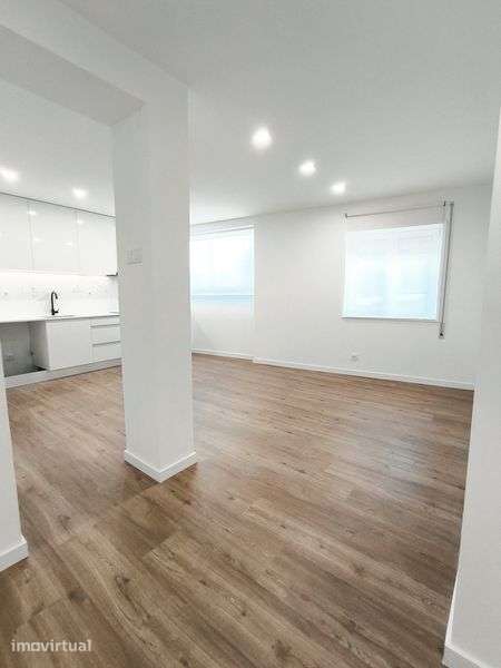 Apartamento T2 renovado- Próximo da praia - Grande imagem: 3/12