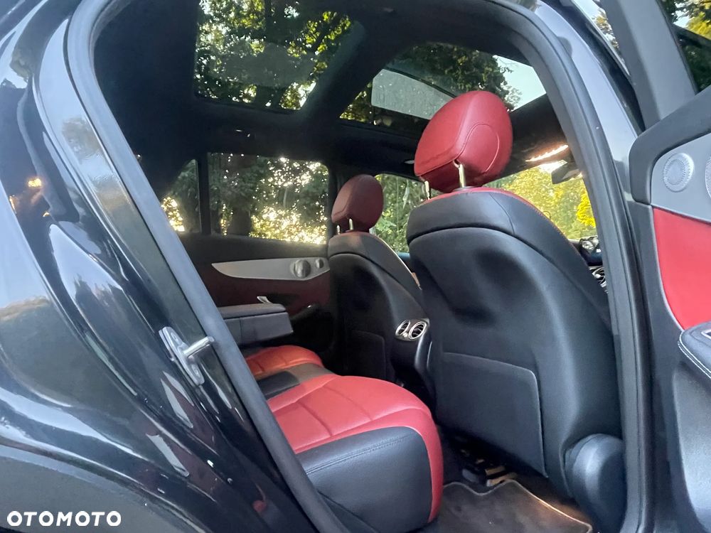 Mercedes-Benz GLC 300 4Matic 9G-TRONIC AMG Line Plus - 19