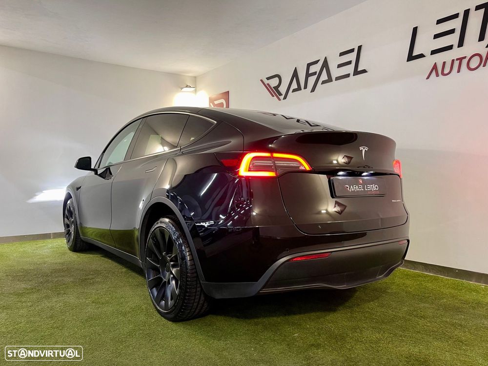 Tesla Model Y Long Range Dual Motor AWD - 9