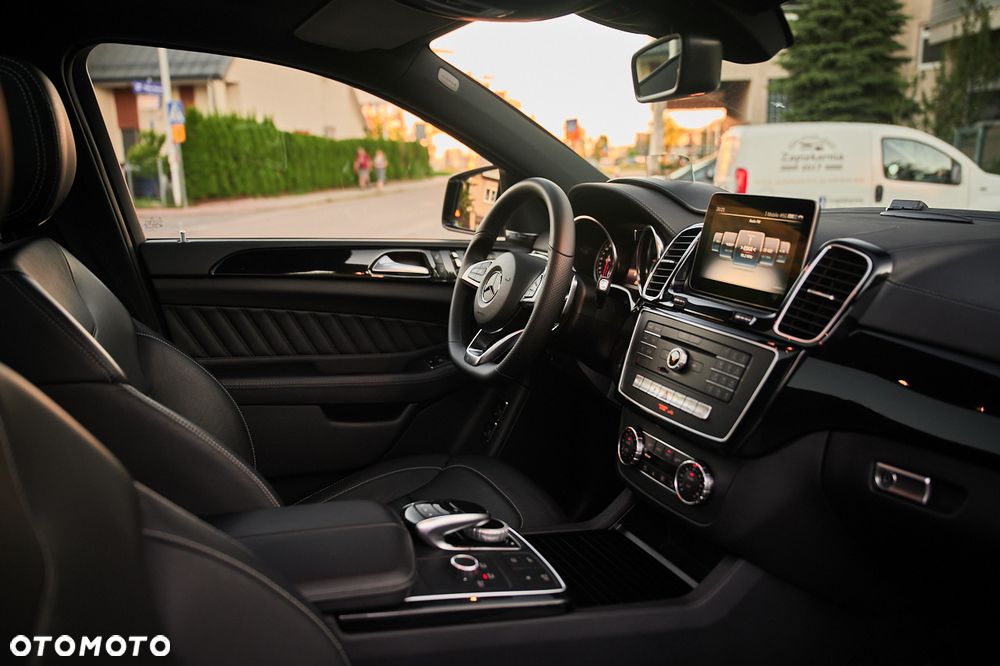 Mercedes-Benz GLE - 26