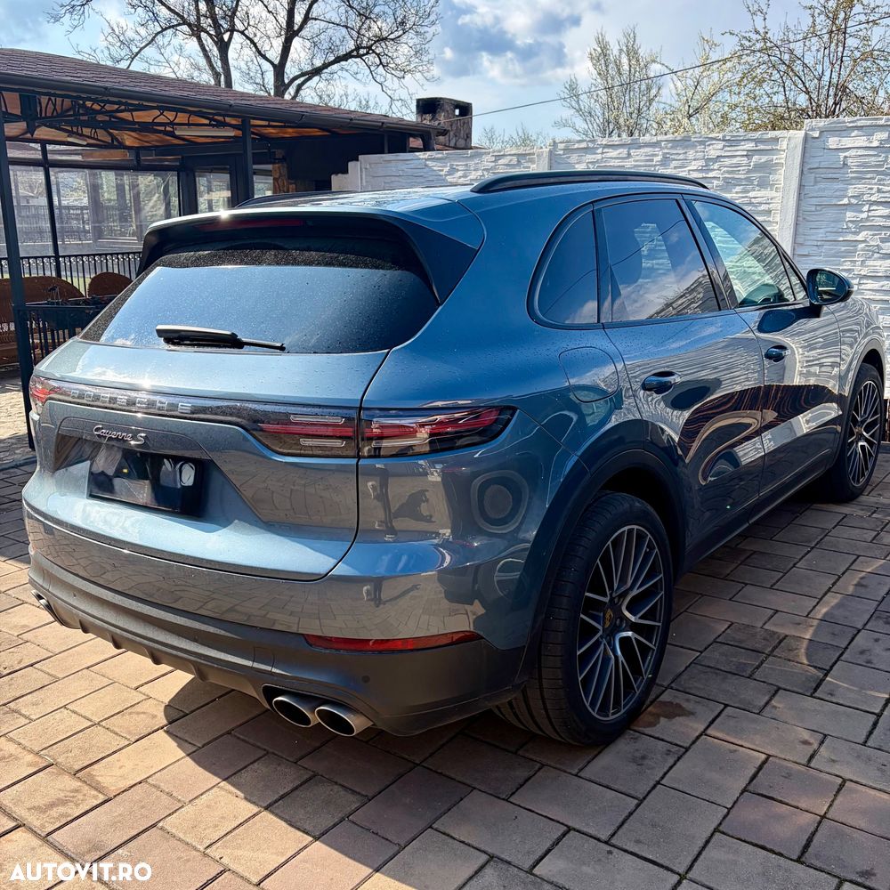 Porsche Cayenne S - 4