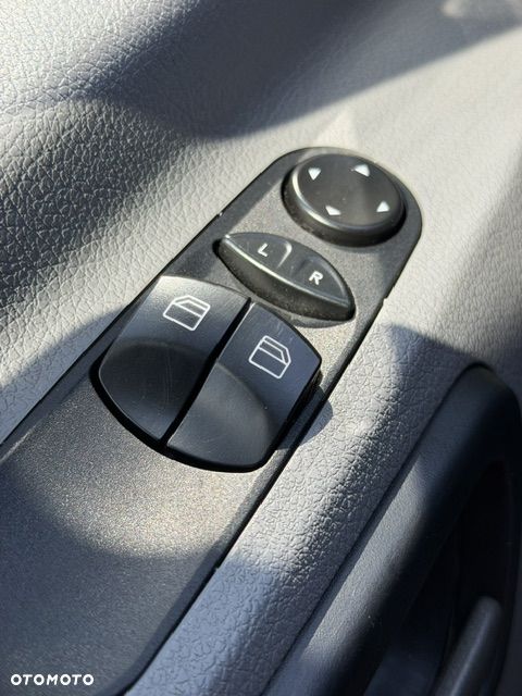 Mercedes-Benz SPRINTER - 15
