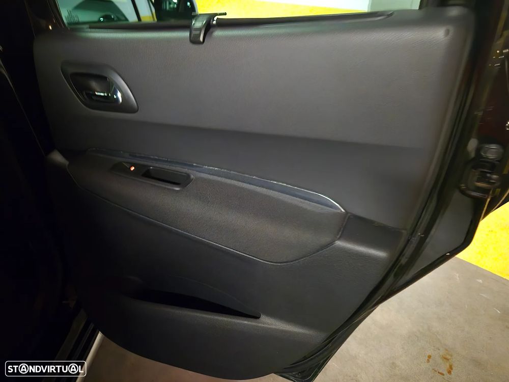 Peugeot 3008 1.6 e-HDi Style 2-Tronic - 35