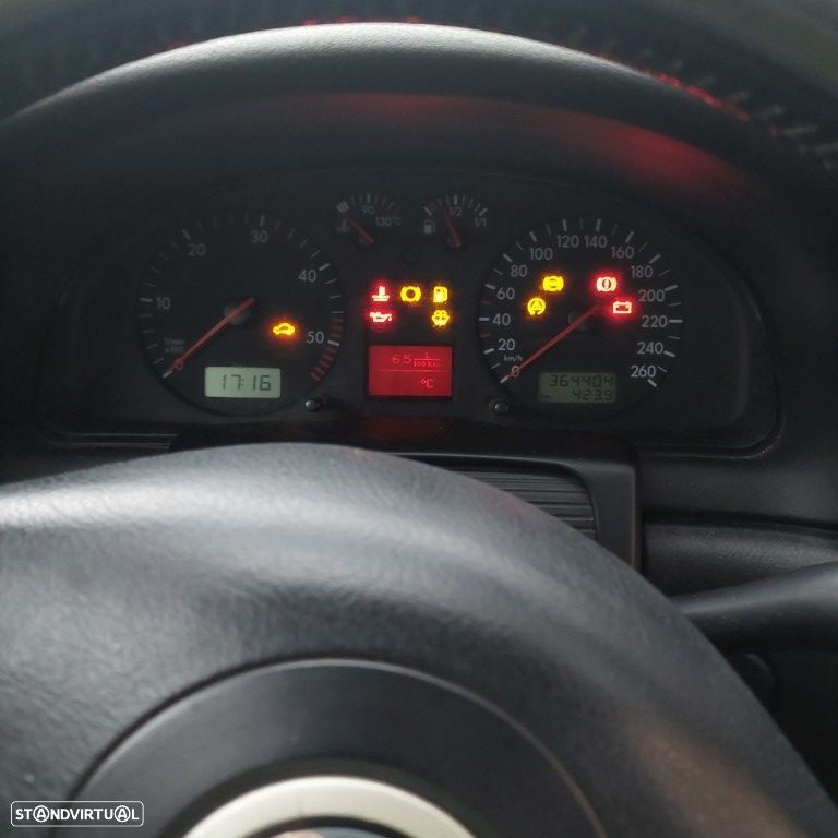 VW Passat 1.9 TDi Confortline - 7