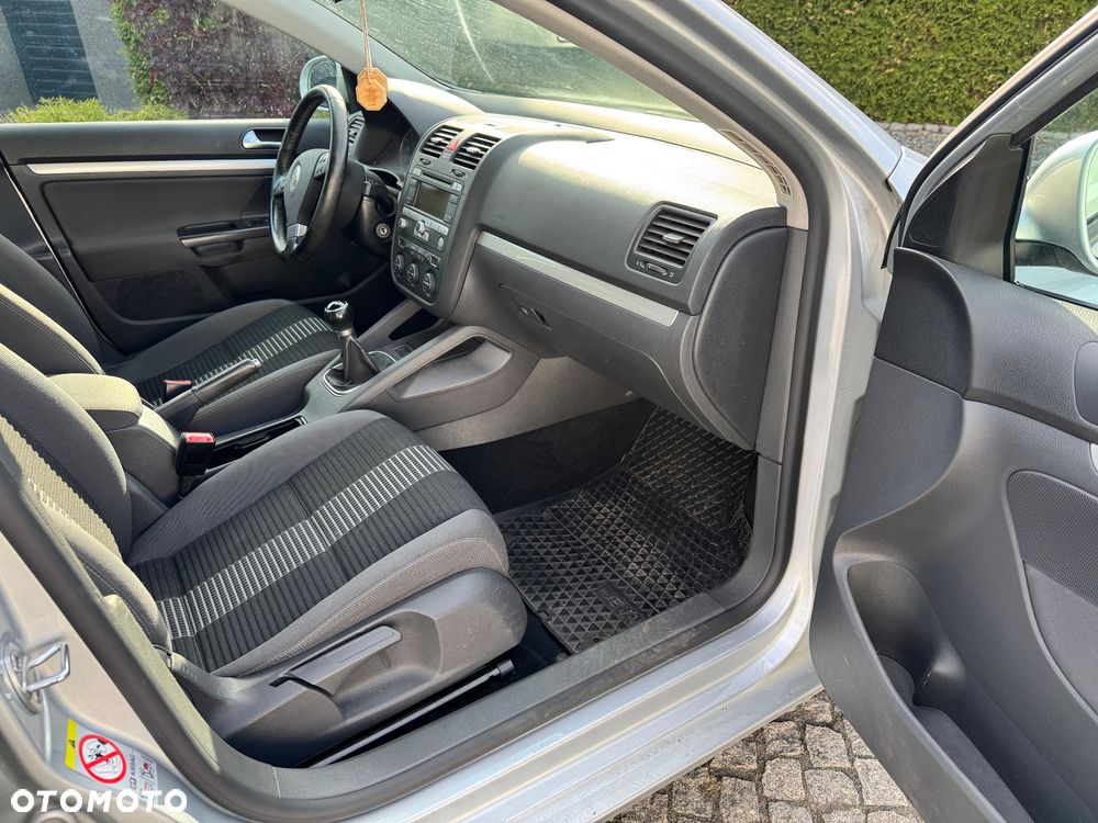 Volkswagen Jetta - 25