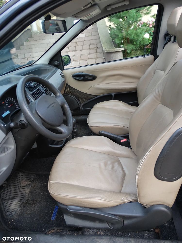 Fiat Punto 1.2 16V ELX - 12