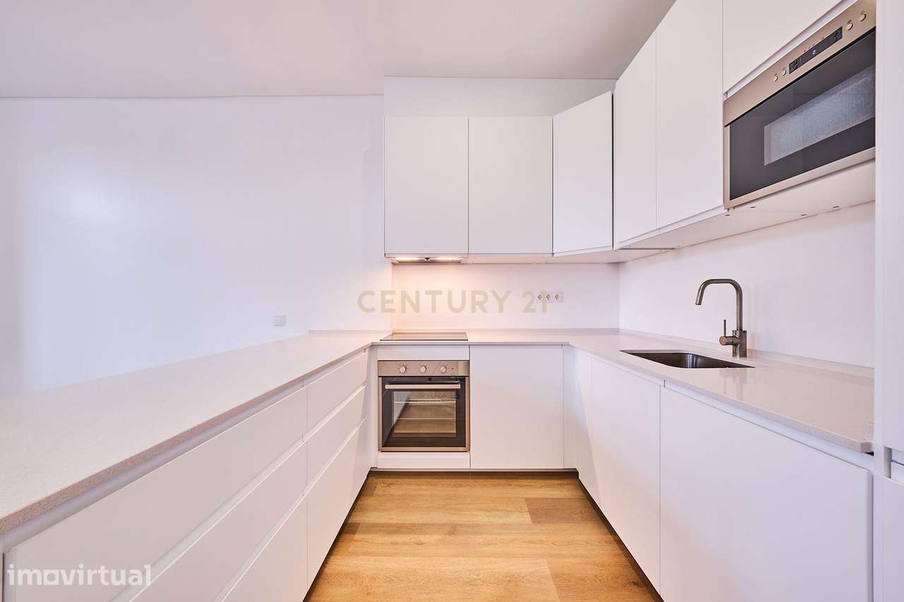Apartamento T2 de Prestígio Totalmente Renovado na Avenida Luísa Todi - Grande imagem: 5/17