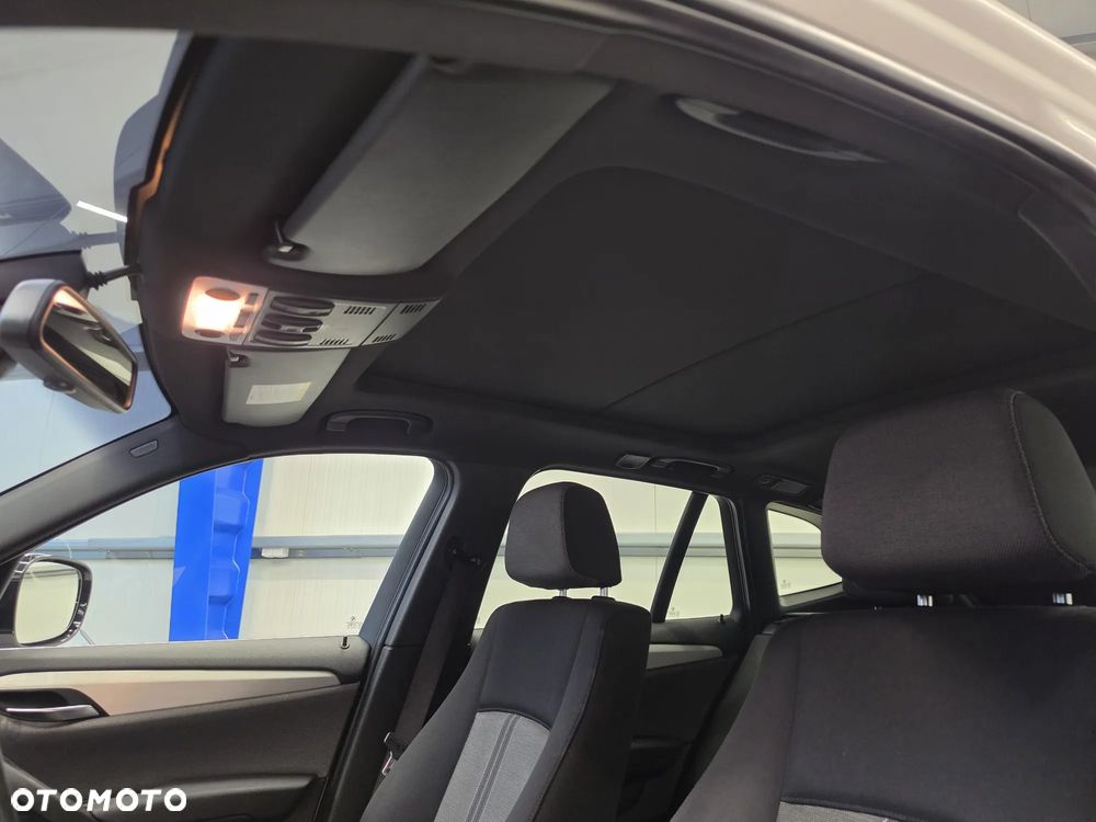 BMW X1 xDrive20d - 28