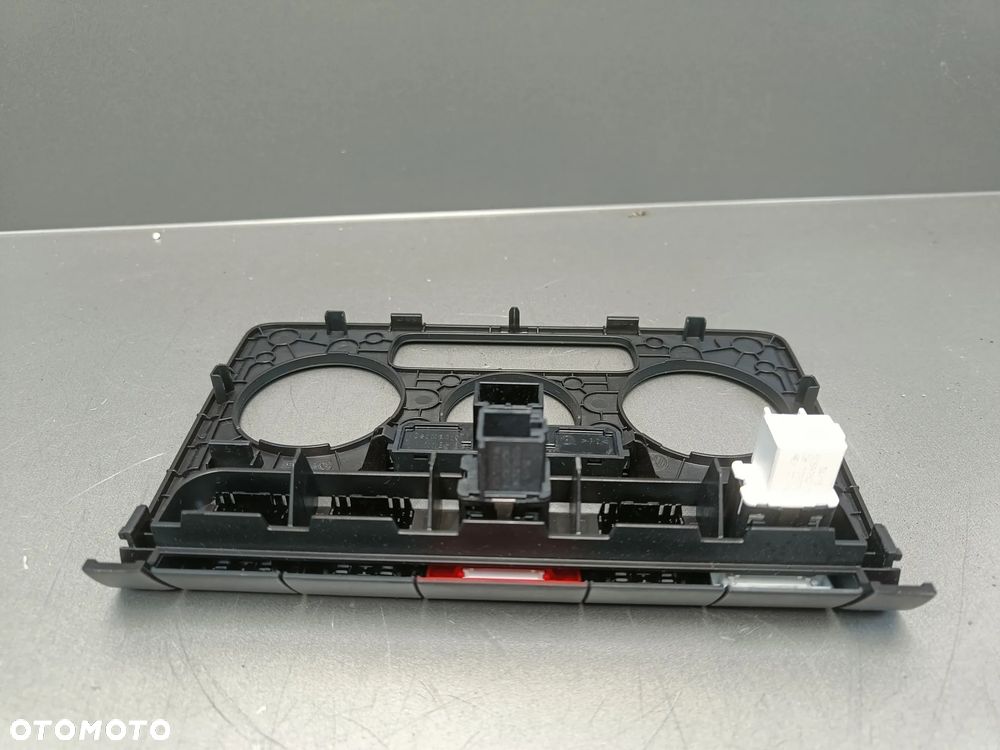 Ramka panelu klimatyzacji VW Beetle II 5C Dekor osłona 5C5820073E - 7