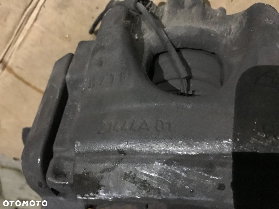 ZACISK HAMULCA PRZEDNI PRAWY C5 X7 III 21444A01 - 2