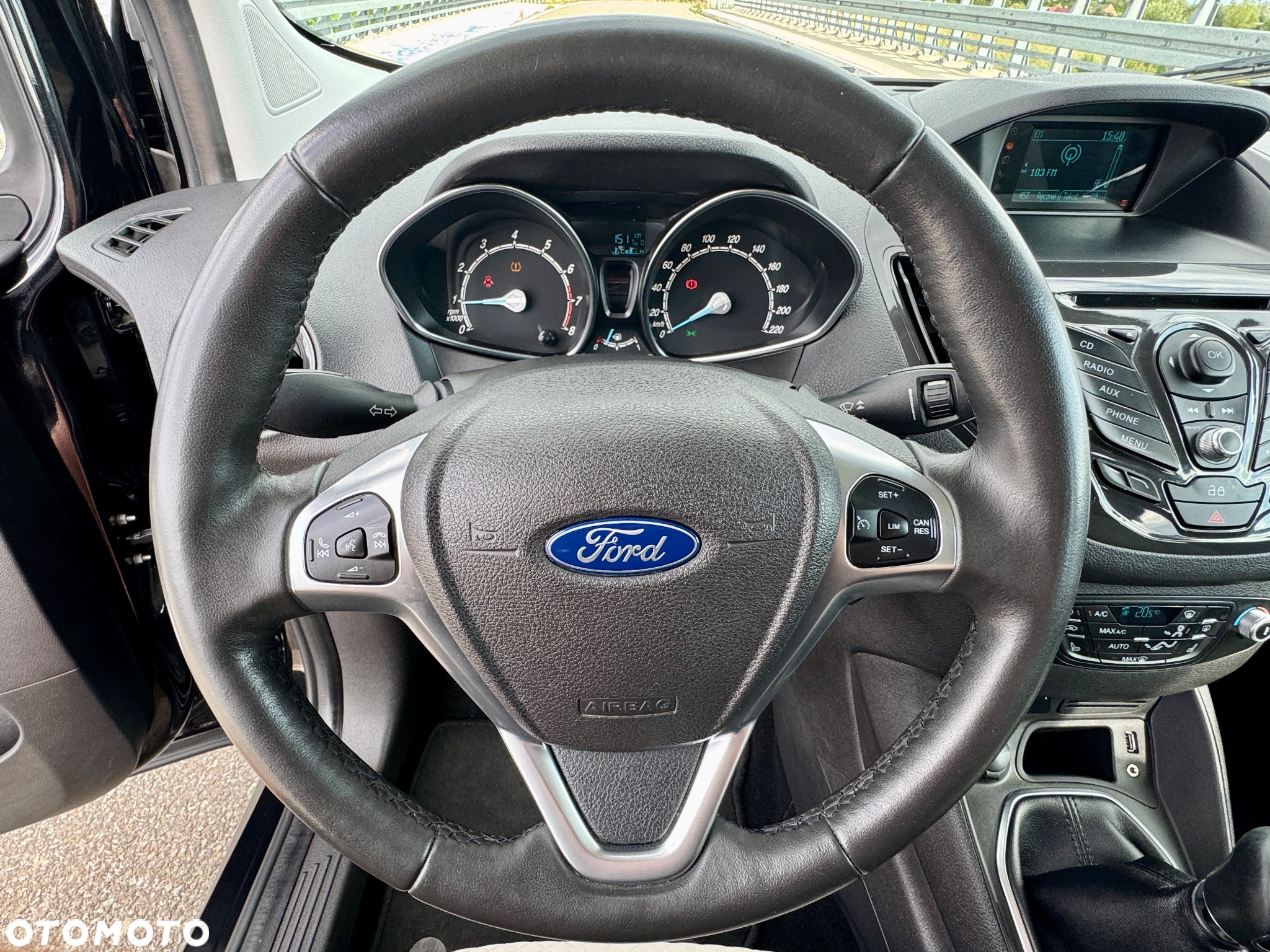 Ford Tourneo Courier 1.0 EcoBoost Titanium - 12