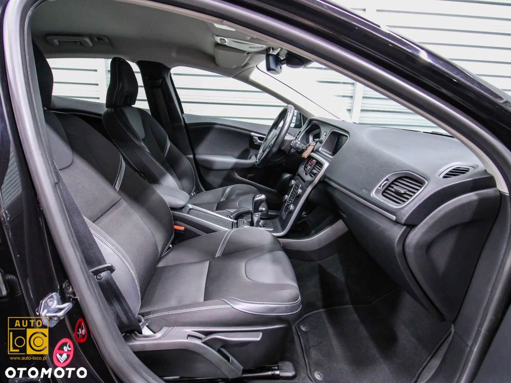 Volvo V40 D2 Momentum - 10