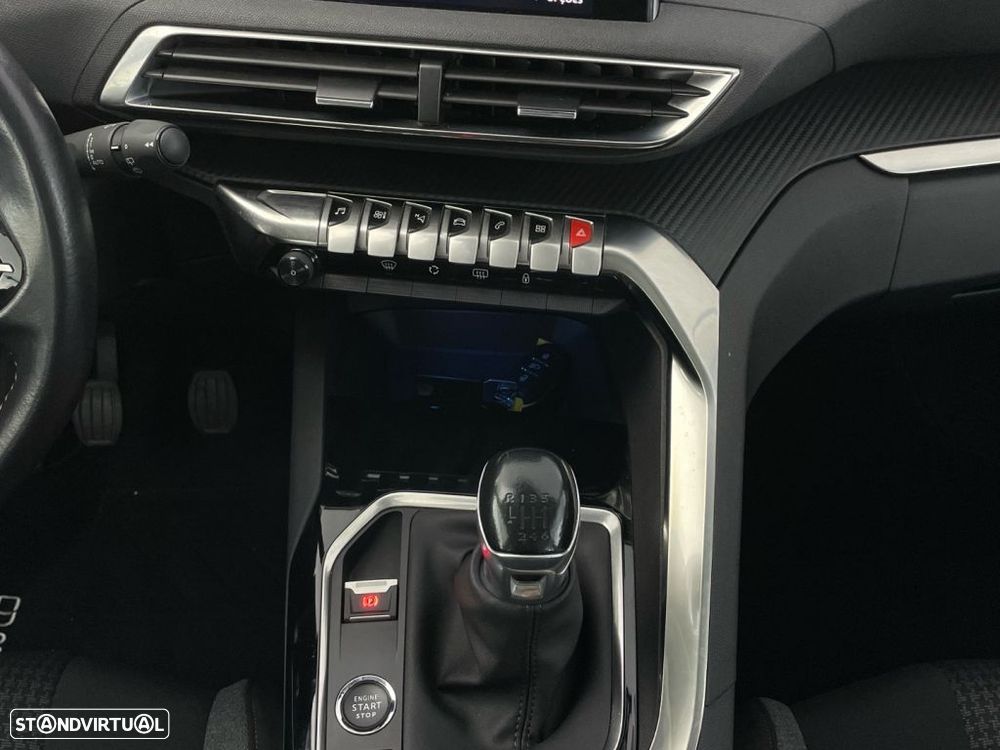 Peugeot 3008 1.2 PureTech Active Pack - 16
