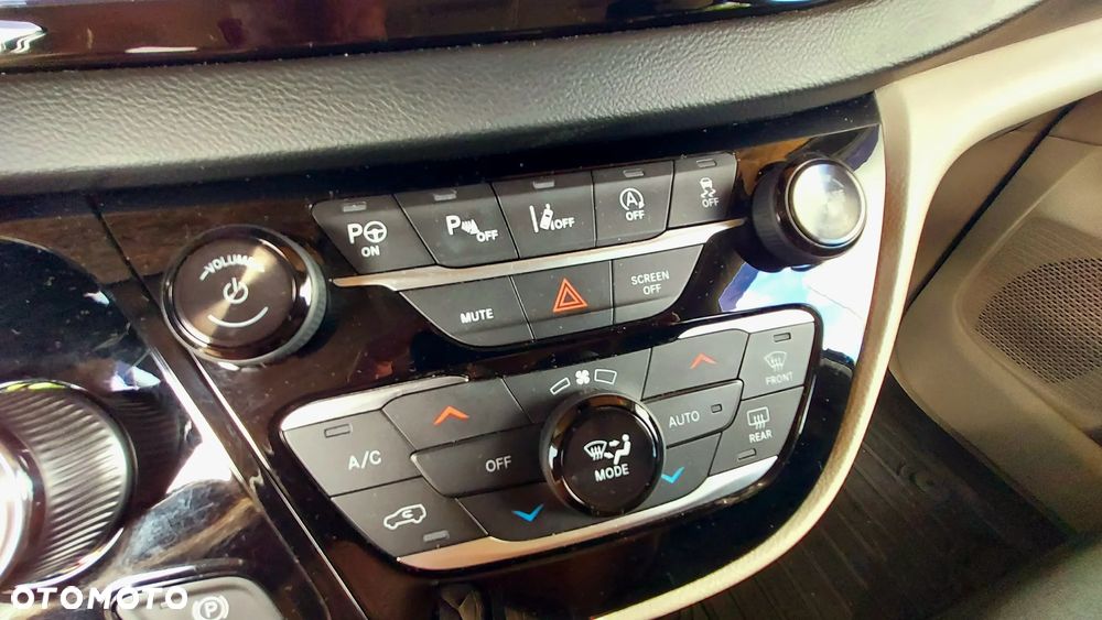Chrysler Pacifica - 7
