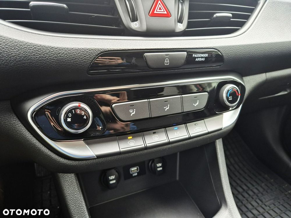 Hyundai i30 1.5 T-GDI 48V Modern - 29