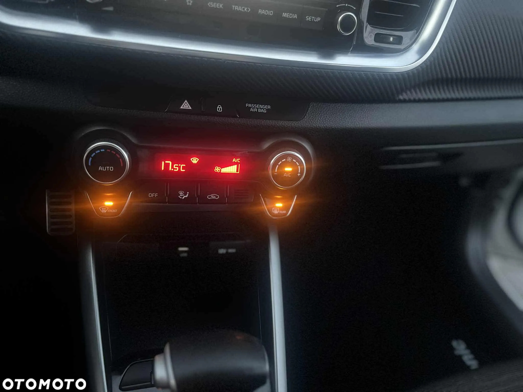 Kia Stonic 1.0 T-GDI GT Line DCT - 29