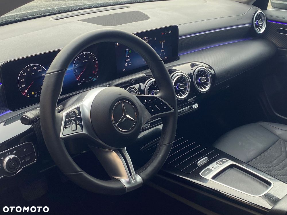 Mercedes-Benz CLA 180 Progressive 7G-DCT - 14