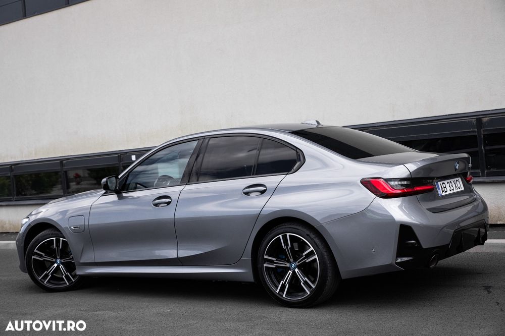 BMW 3 Series 2022 — imagine 5