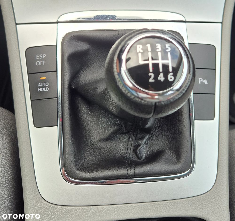 Volkswagen Passat 2.0 FSI Comfortline - 10