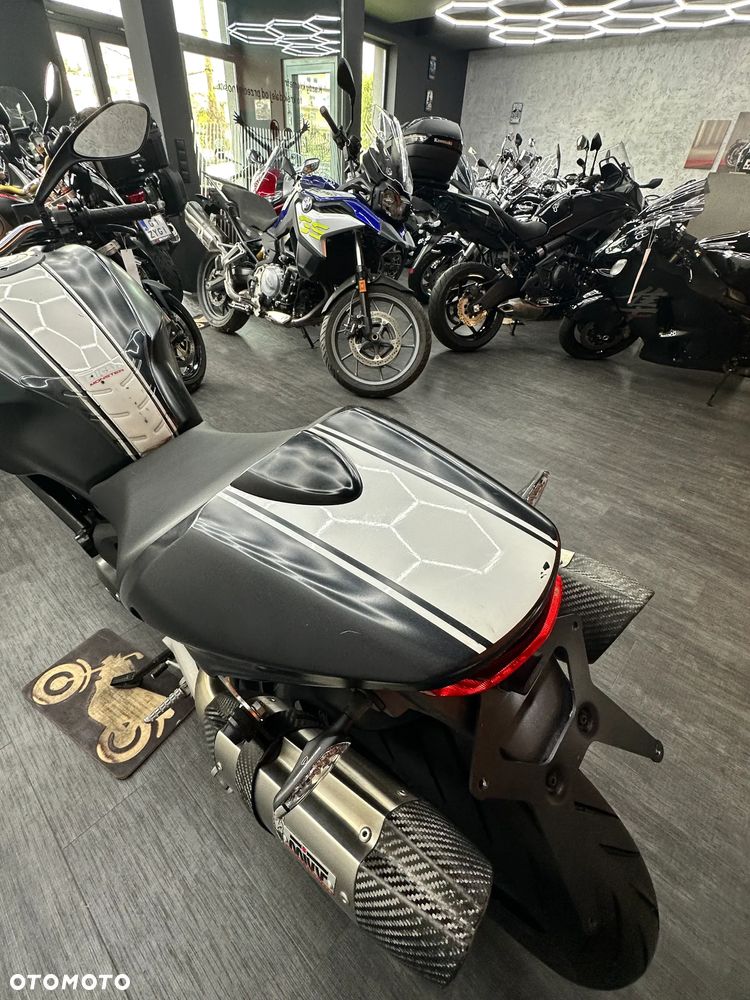 Ducati Monster - 12