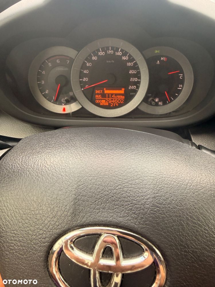 Toyota RAV4 2.2 D-4D X - 9