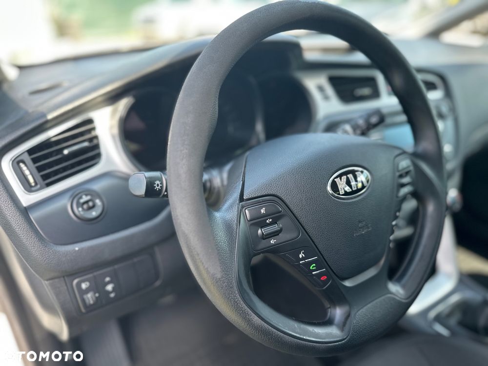 Kia Ceed - 22