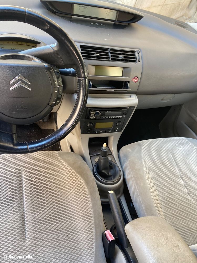 Citroën C4 1.6 16V Confort - 7