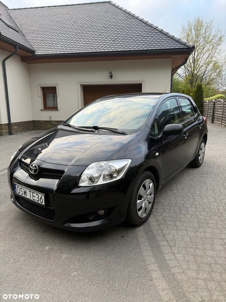 Toyota Auris - 2