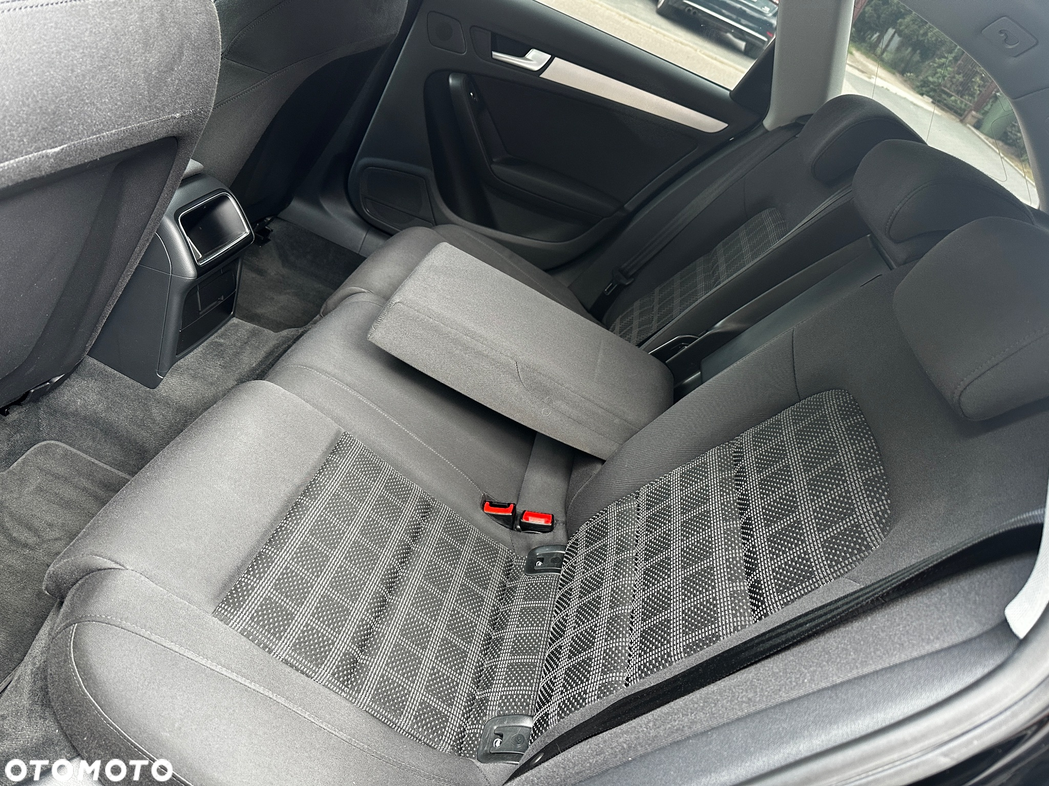 Audi A4 Avant 2.0 TDI DPF Ambiente - 20
