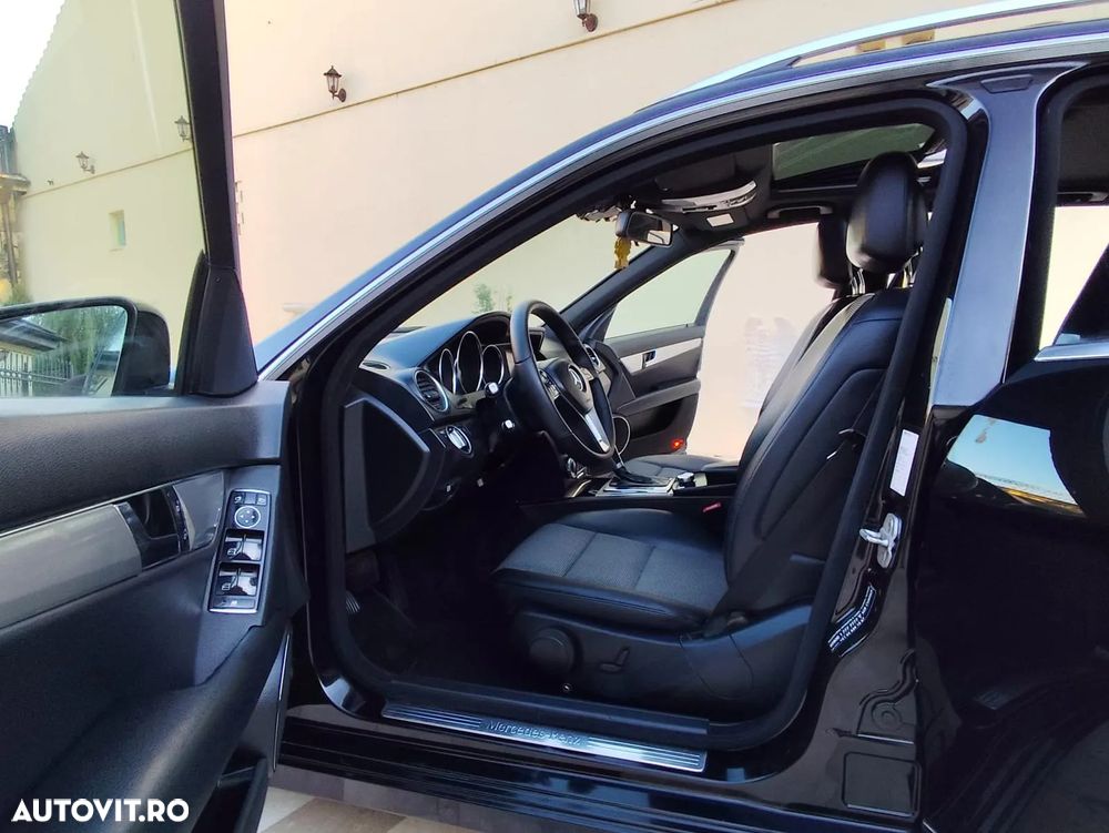 Mercedes-Benz C - 12