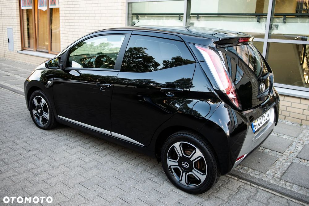 Toyota Aygo x-business - 4