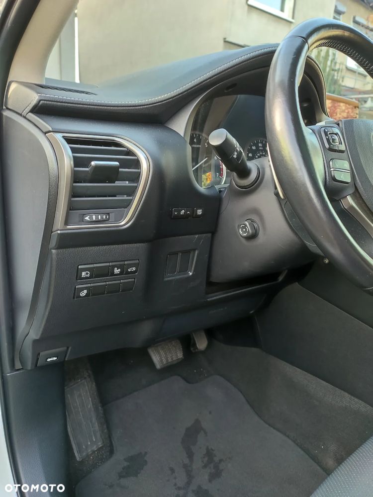 Lexus NX 300 - 16